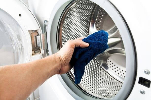 Vệ sinh máy giặt định kỳ - Lưu ý khi giặt giũ