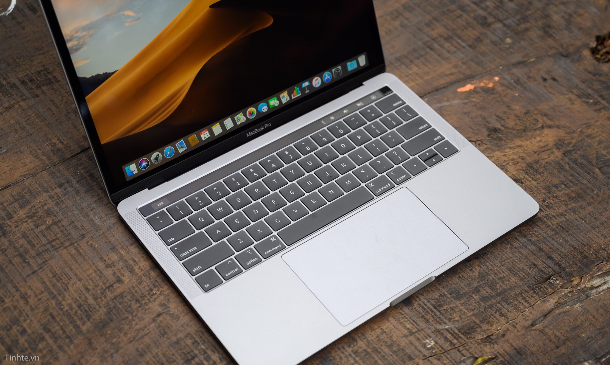 MacBook Pro 2019 13 inch trang bị màn phím cơ chế bướm 
