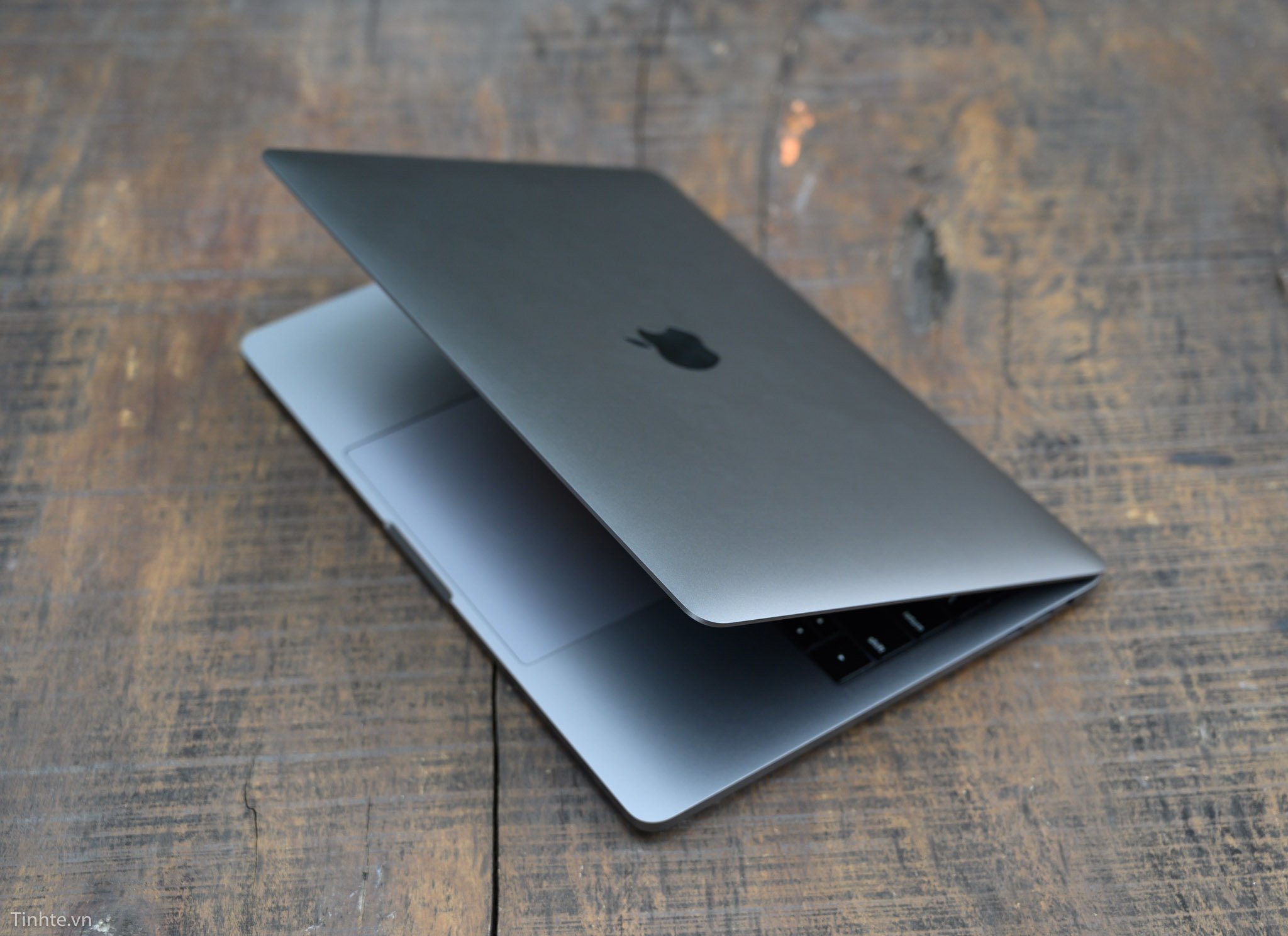 Thiết kế đầy tinh tế, sang trọng- Macbook Pro 2019 