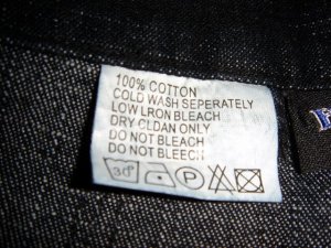 thông tin trên nhãn mác của quần áo