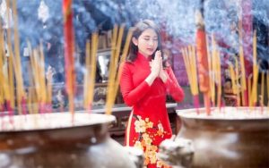 Tìm sự an nhiên trong lễ chùa đầu năm - văn hóa đẹp của người Việt 