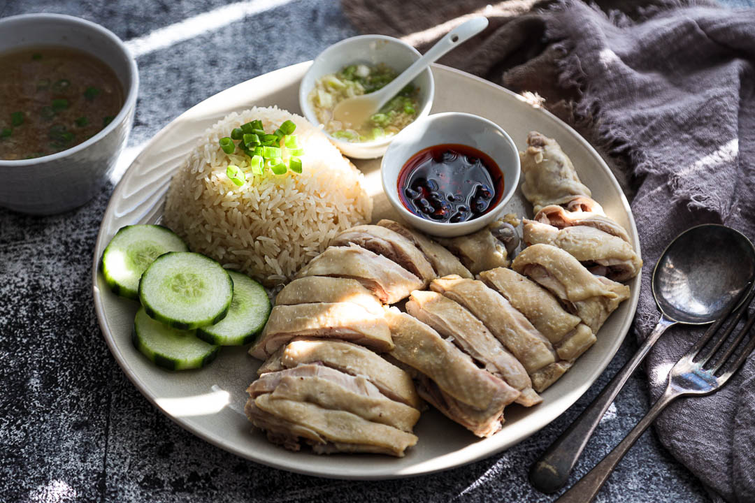 Cơm gà Hải Nam một trong những món ăn nổi tiếng nhất tại đây