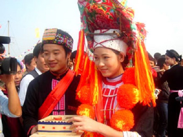 Cô dâu và chú rể người Dao-Trang phục cưới