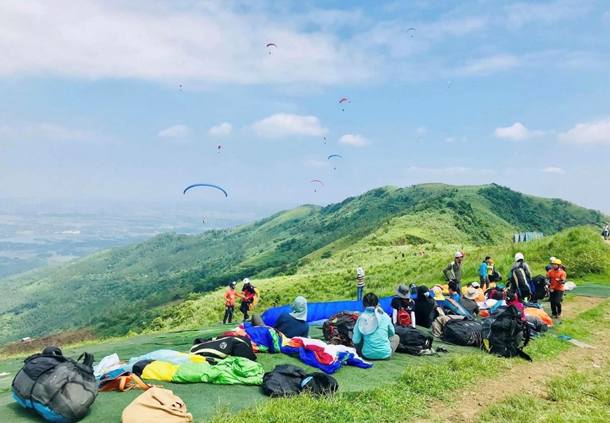 Địa điểm bay dù lượn tại Đồi Bù, Chương Mỹ, Hà Nội