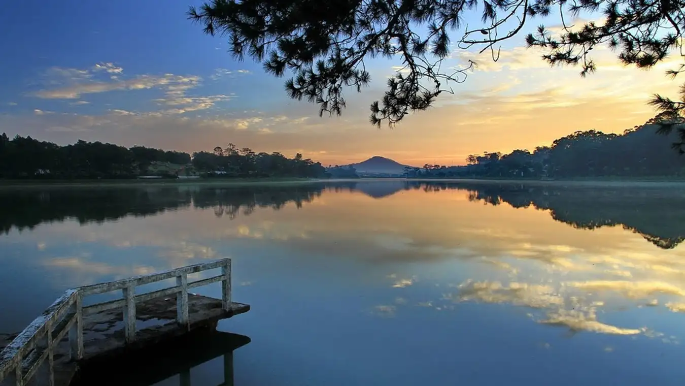 : Hồ Xuân Hương với vẻ đẹp nao lòng đầy yên bình 