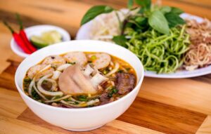 Bún bò Huế - văn hóa ẩm thực truyền thống xứ Trung