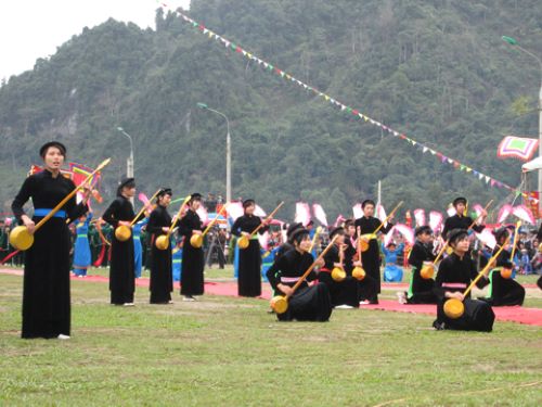 Lễ hội Lồng Tồng