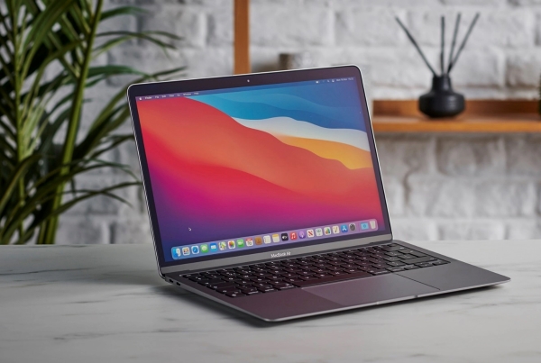 MacBook Air 13 inch M1 vẫn là một sự lựa chọn tốt ở thời điểm này