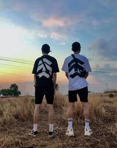 Áo thun đơn giản nhưng đẹp từng khung ảnh - local brand