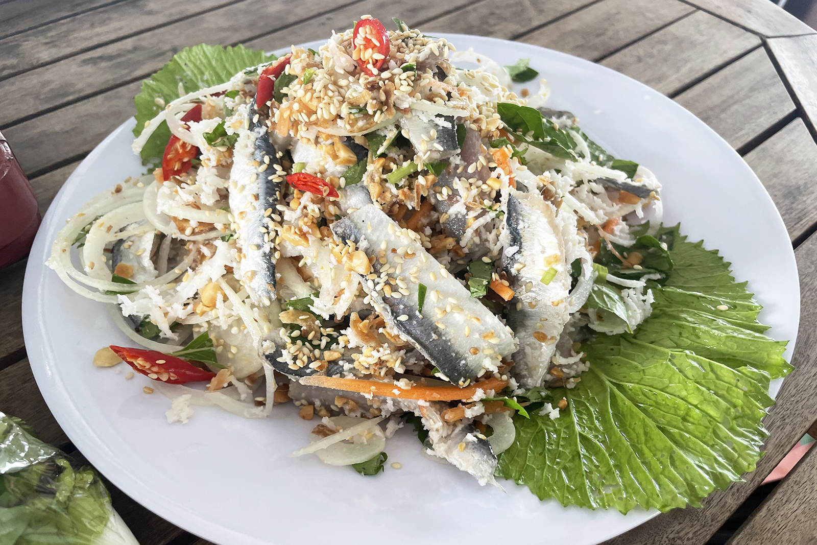 Gỏi cá trích Phú Quốc - ăn lần đầu nhớ mãi về sau