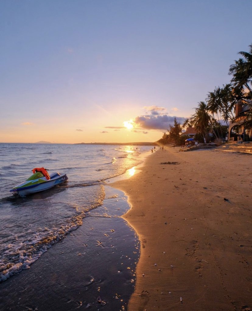 Bãi biển Mũi Né Bình Thuận được mệnh danh là thiên đường nghỉ dưỡng